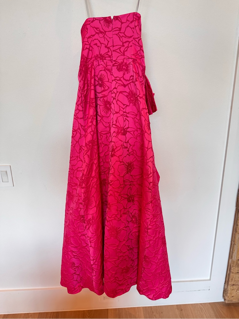 Monique Lhuillier Strapless Hot Pink Floral Jacquard Gown - Picture 8 of 8